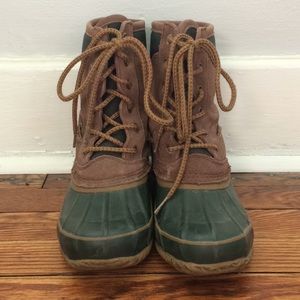 Bass-Bean Duck Boots